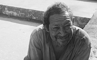usure professionnelle dans le BTP un maçon usé par le béton