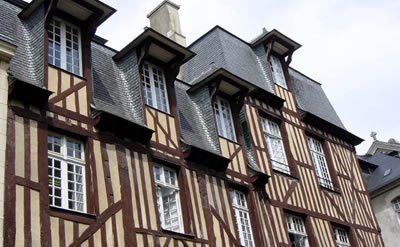 ville de Rennes une ville étudiante, vivante où l'ancienne converse avec le présent