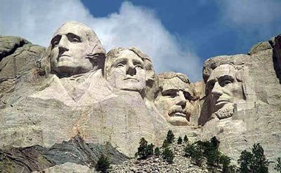Mont Rushmore au DAkota le visage des 4 présidents scultés dans la montagne